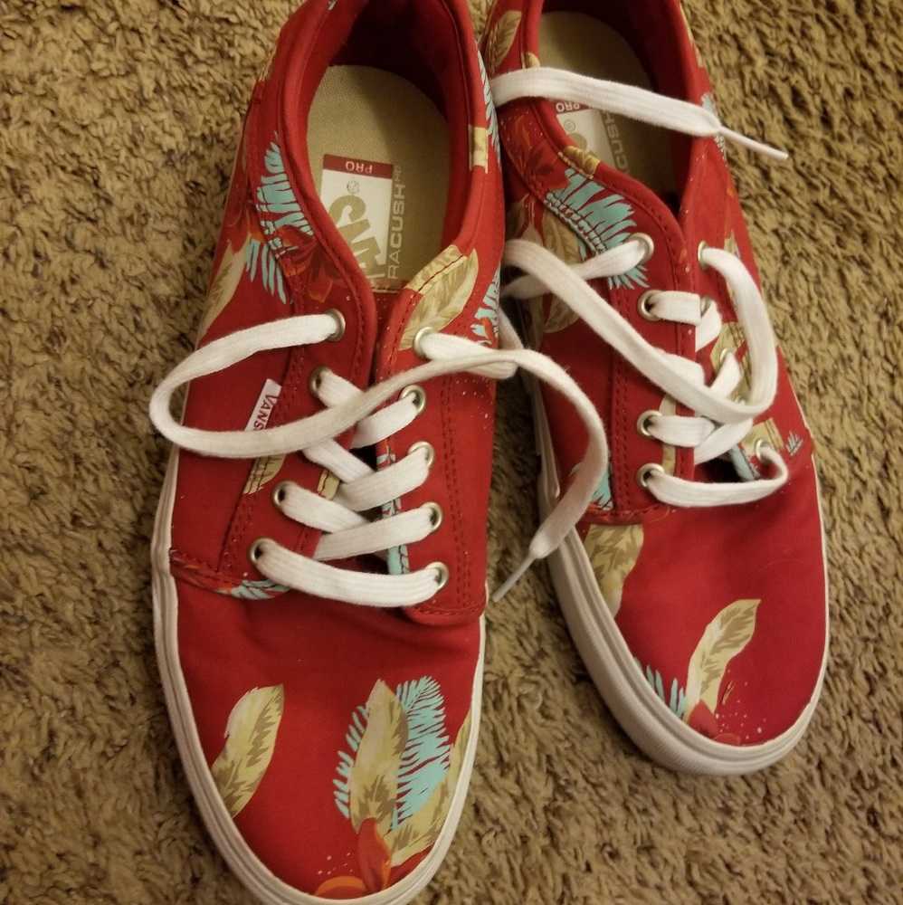 Vans Ultra Cush Hawaiian print shoes. Mens 9.5